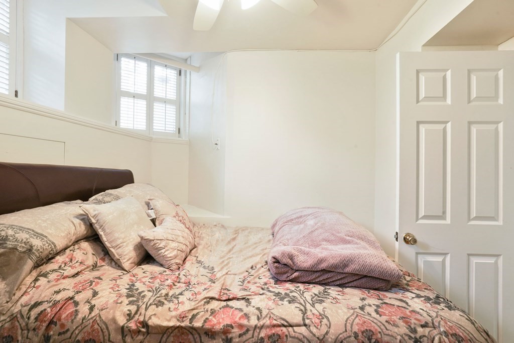 296 Marlborough St, Back Bay