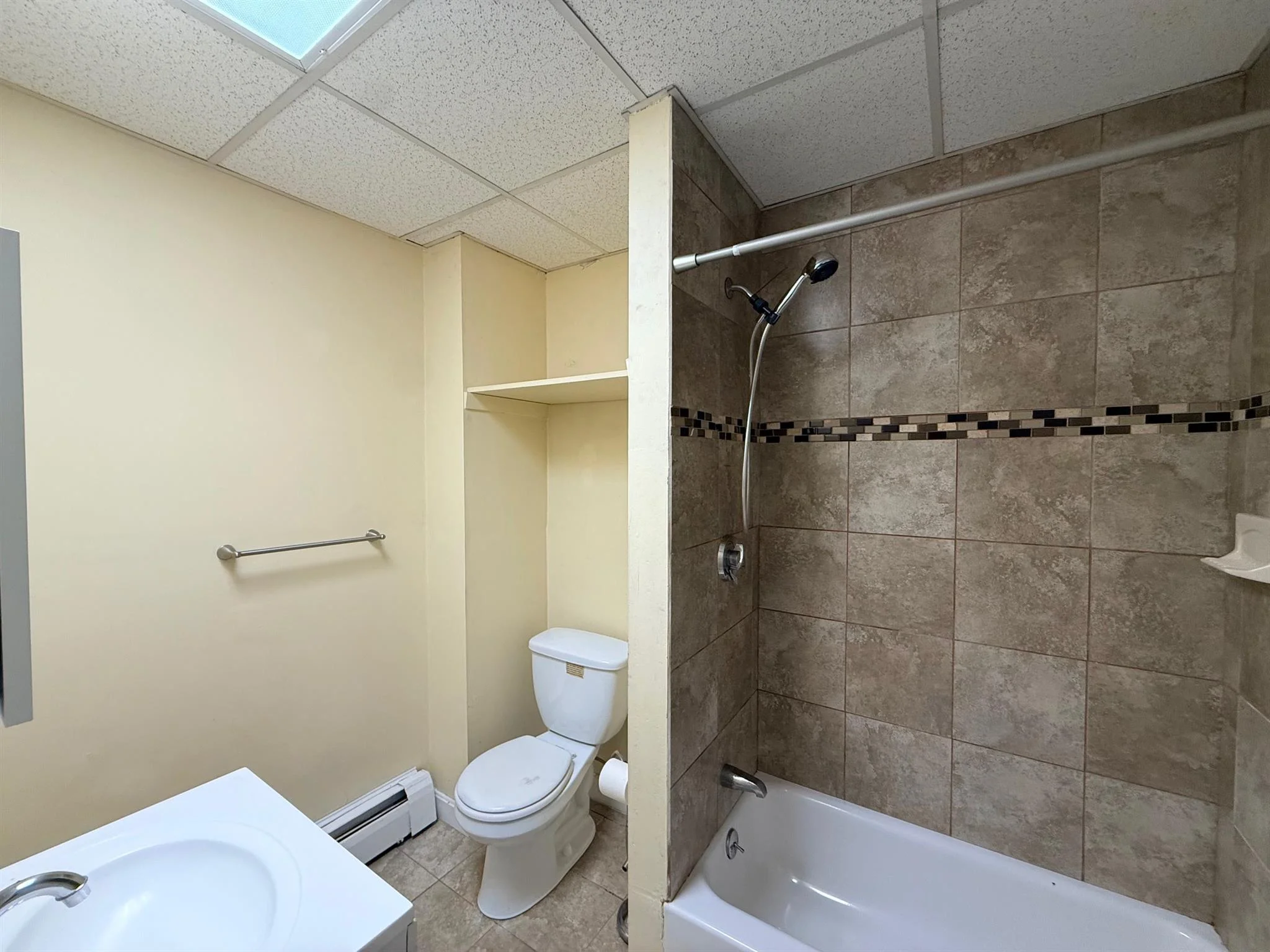 15 Laurel St, Ward Two