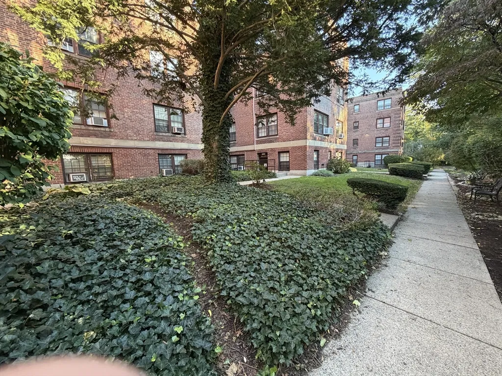 12 Kilsyth, Brighton