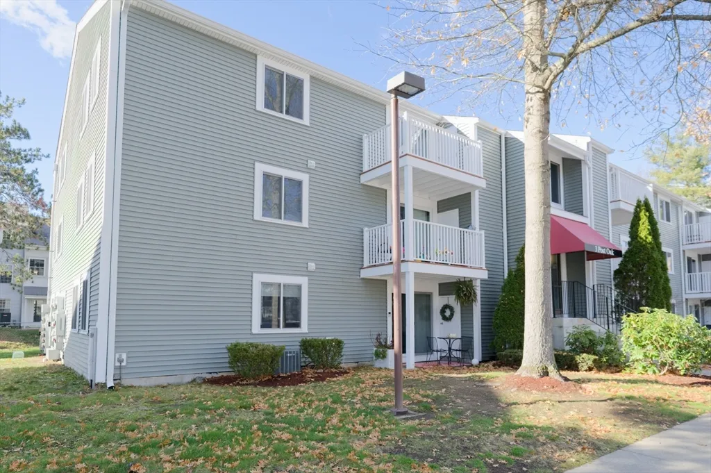 3 Post Oak Ln, Natick