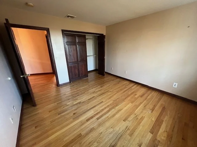 1657 Meridian, Fall River