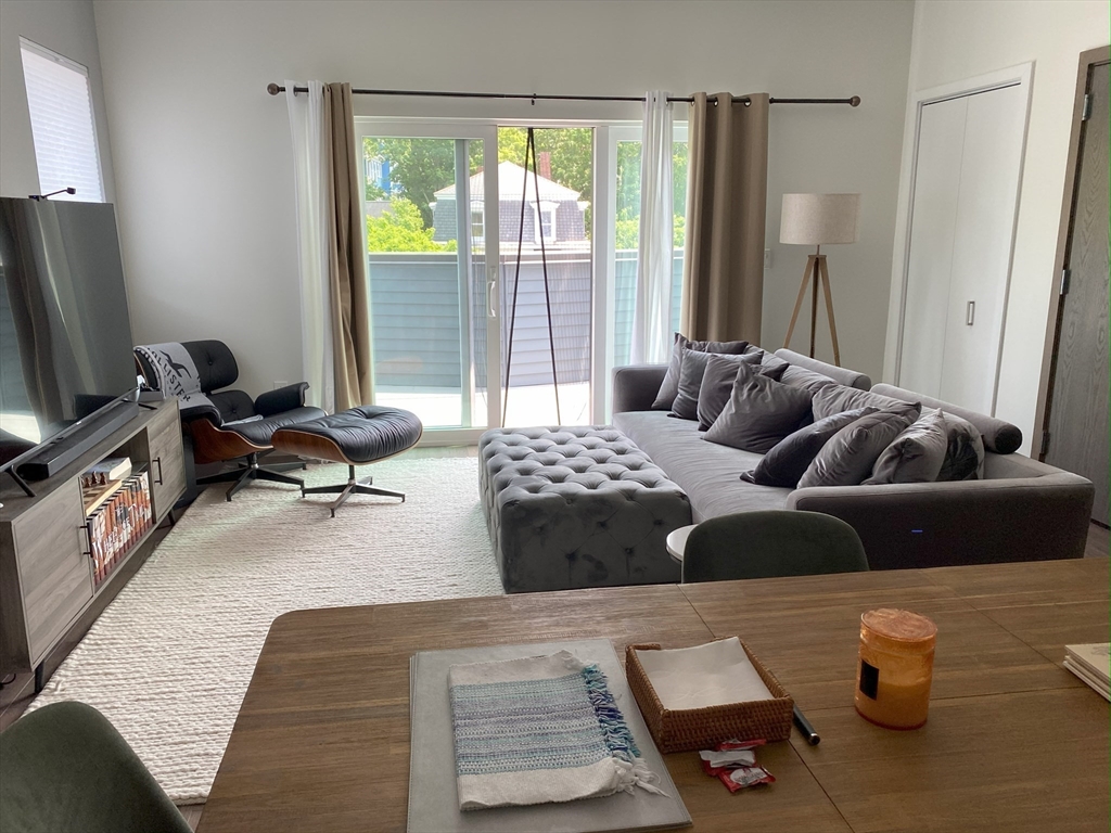 133-135 Hyde Park Ave, Jamaica Plain