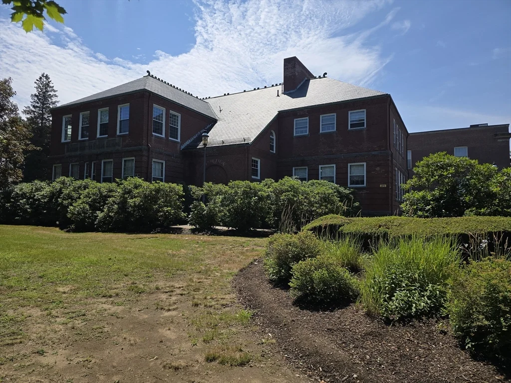 130 Beach St, Quincy