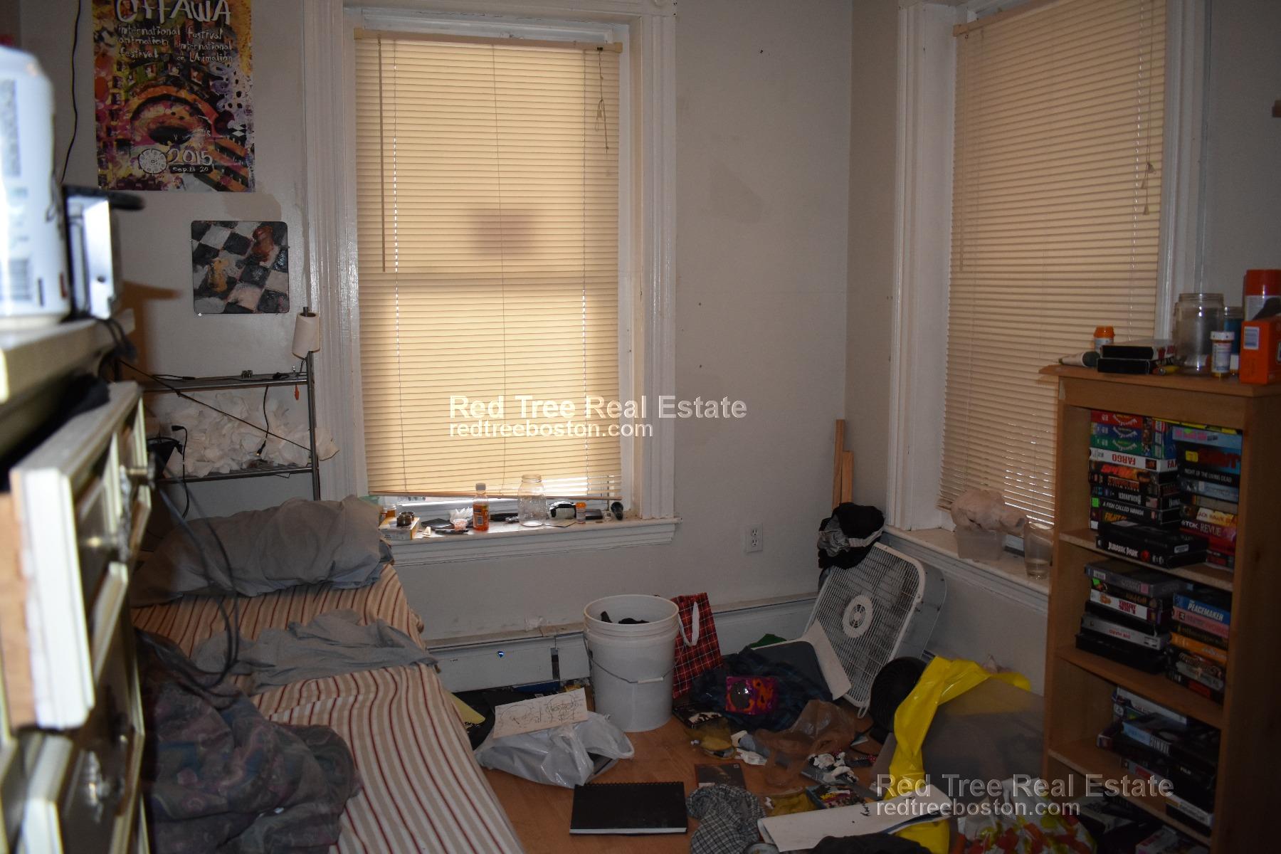 129 Cedar St, Roxbury