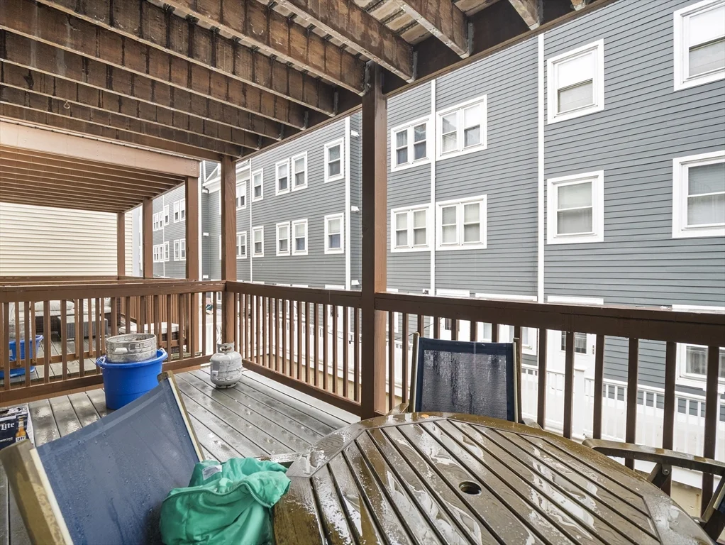 157 W 6th St, South Boston