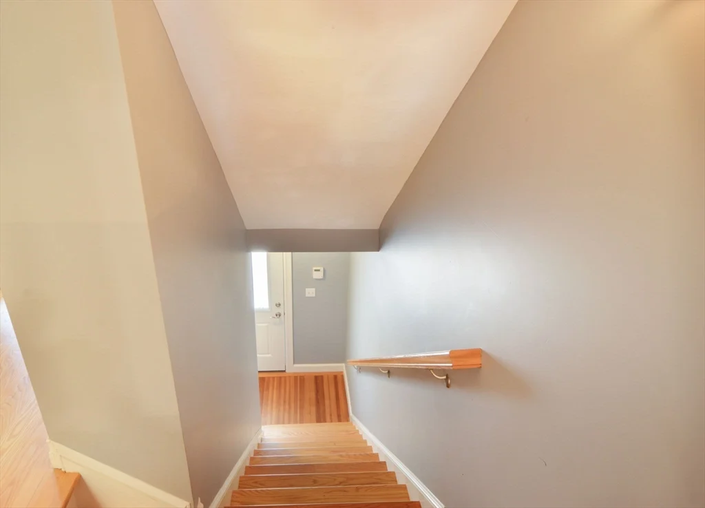 66 Tucker Ln, Dartmouth