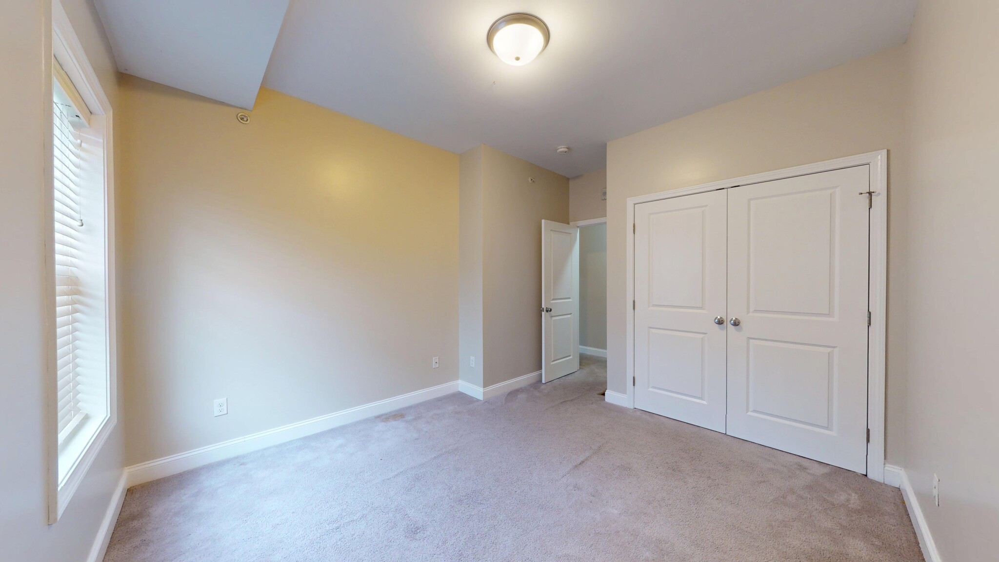 60 Holworthy St, Roxbury