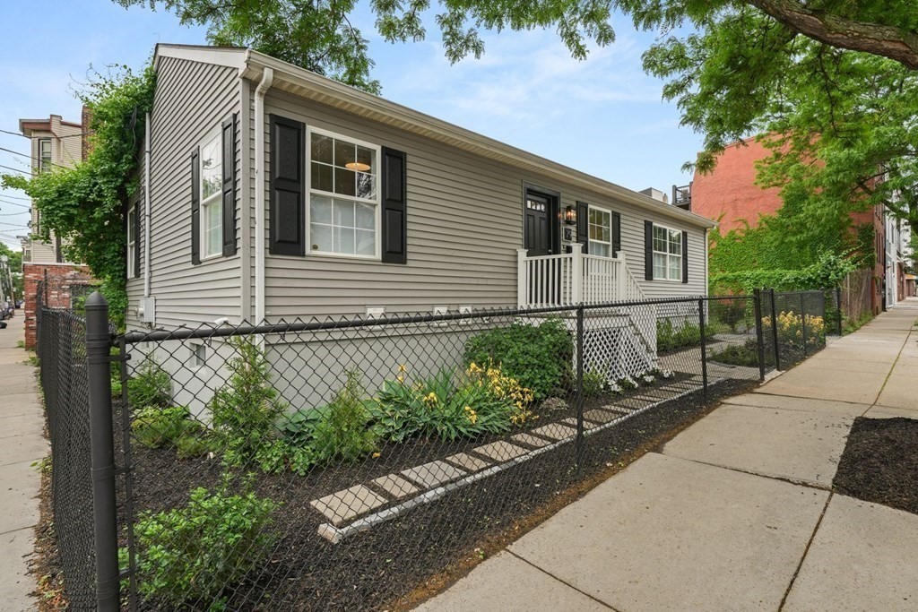 79 Cottage St, East Boston