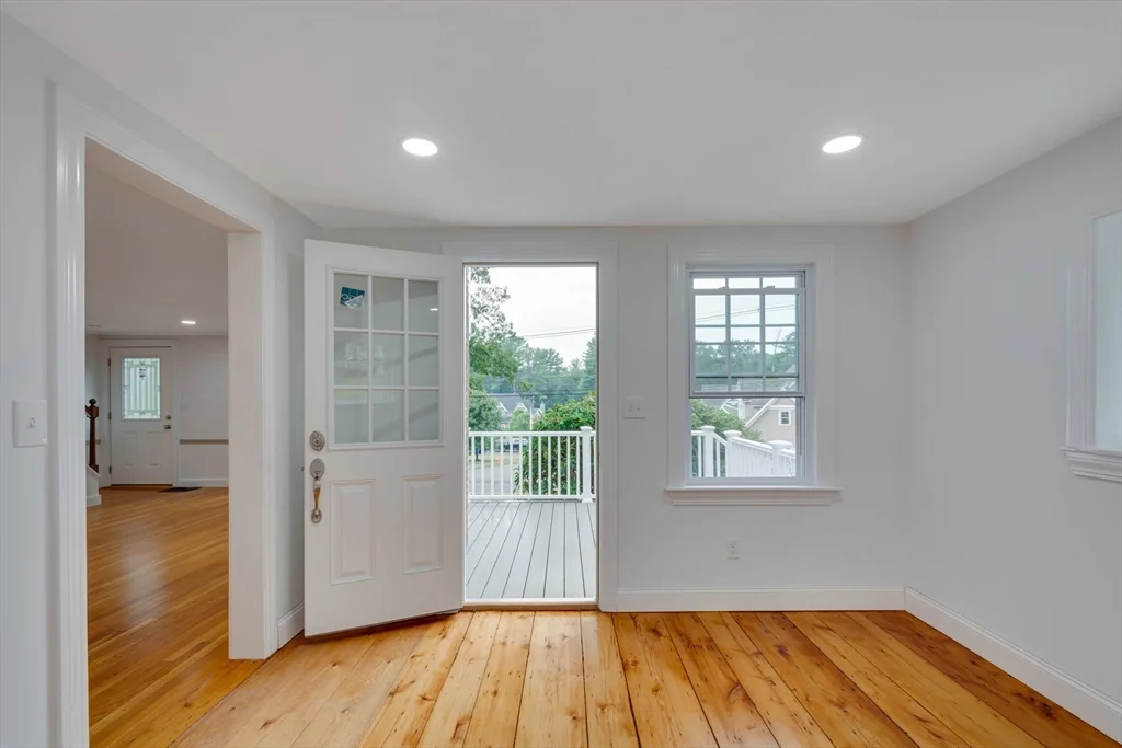 951 Main St, Lynnfield