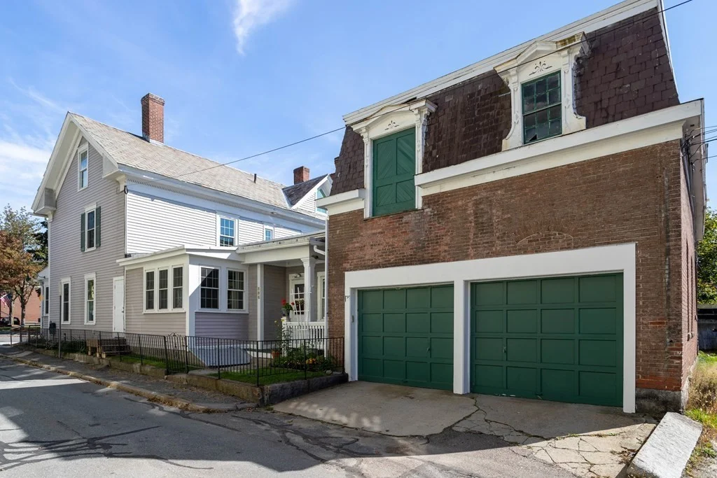 886 Main St, Fitchburg