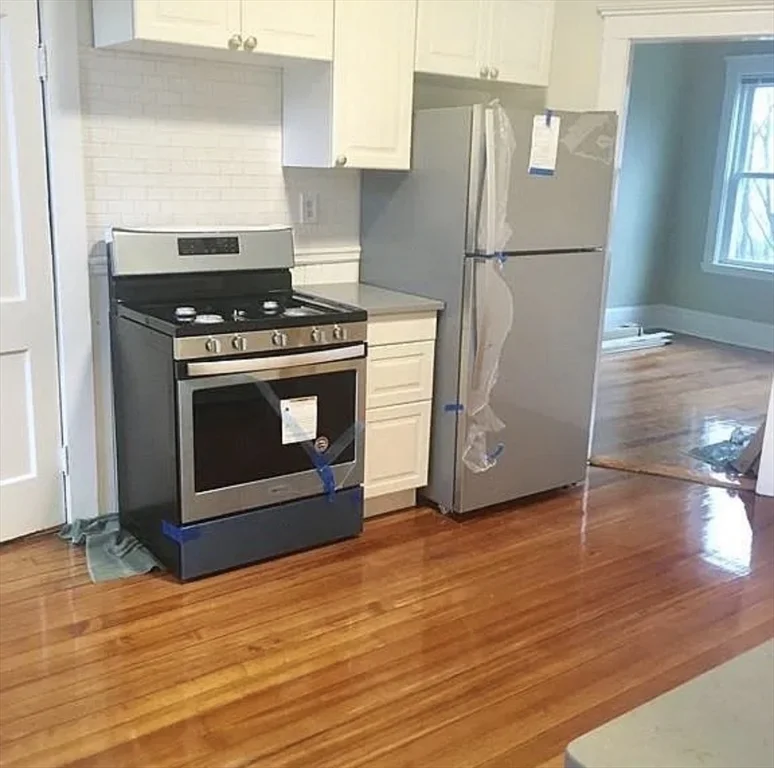 3 Dana Ave, Hyde Park