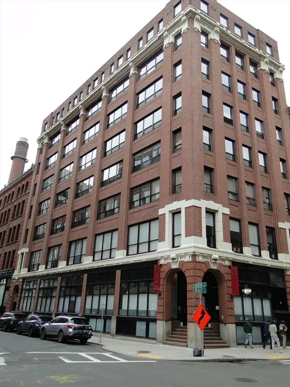 121 Beach St, Leather District