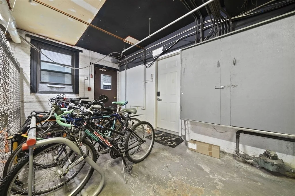 1564 Commonwealth Ave, Brighton