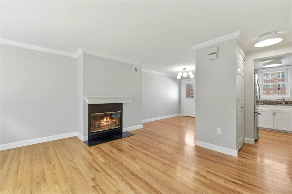 442 Main St, Charlestown