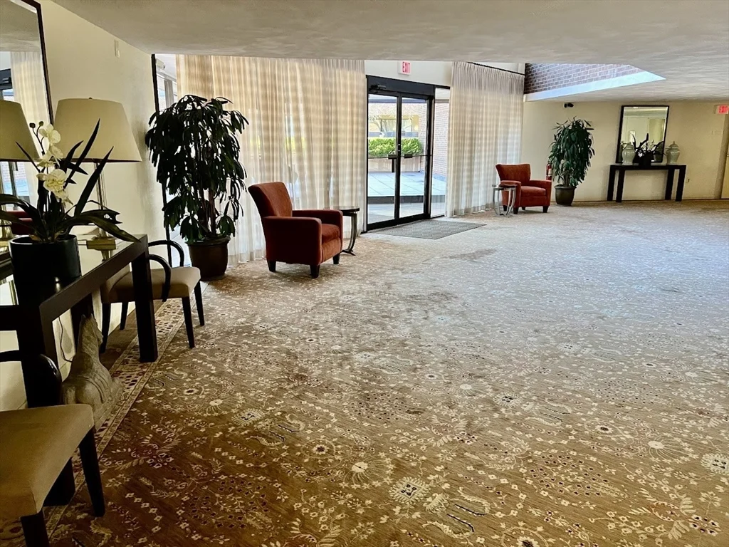 404 Paradise Rd, Swampscott