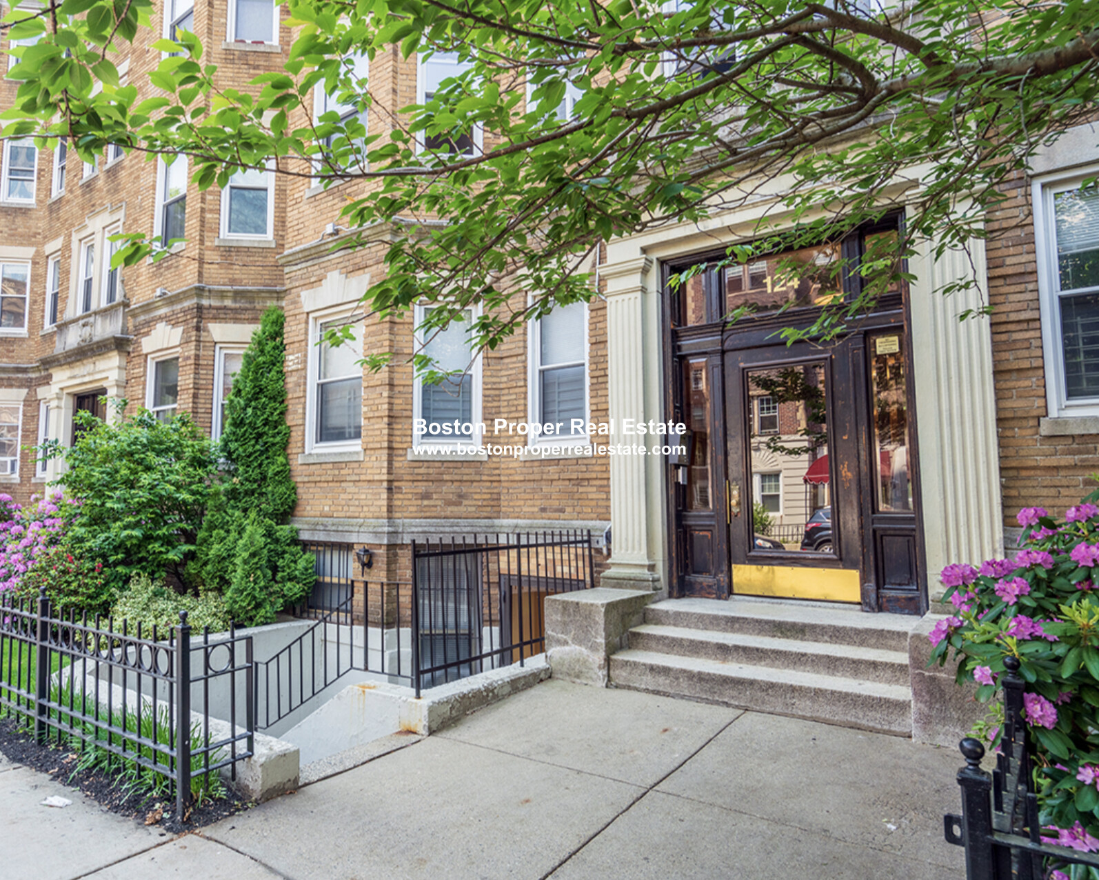 124 Peterborough St, Fenway