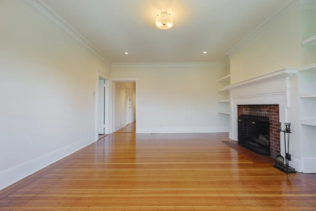 857 Beacon St, Fenway