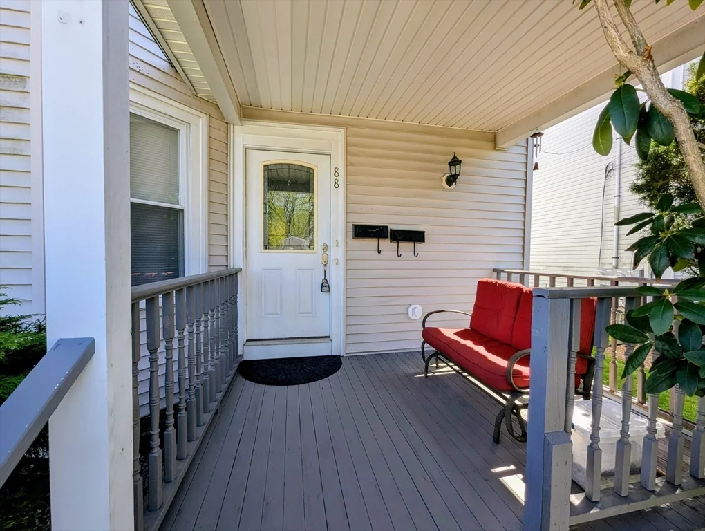 88 Crescent, Franklin