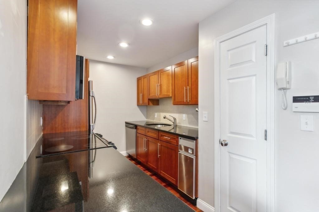 841 Parker St, Mission Hill