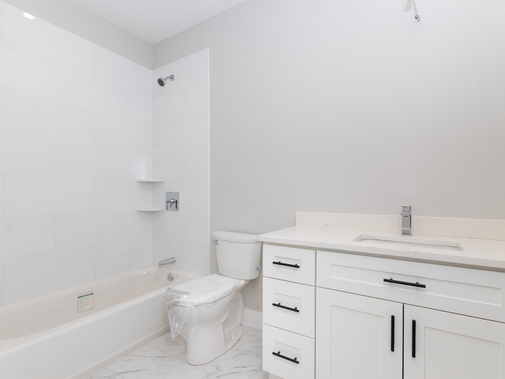2 bed, 1.5 bath apartment for rent at 123 Centre Unit TH 1, Dorchester — photo 9 of 15