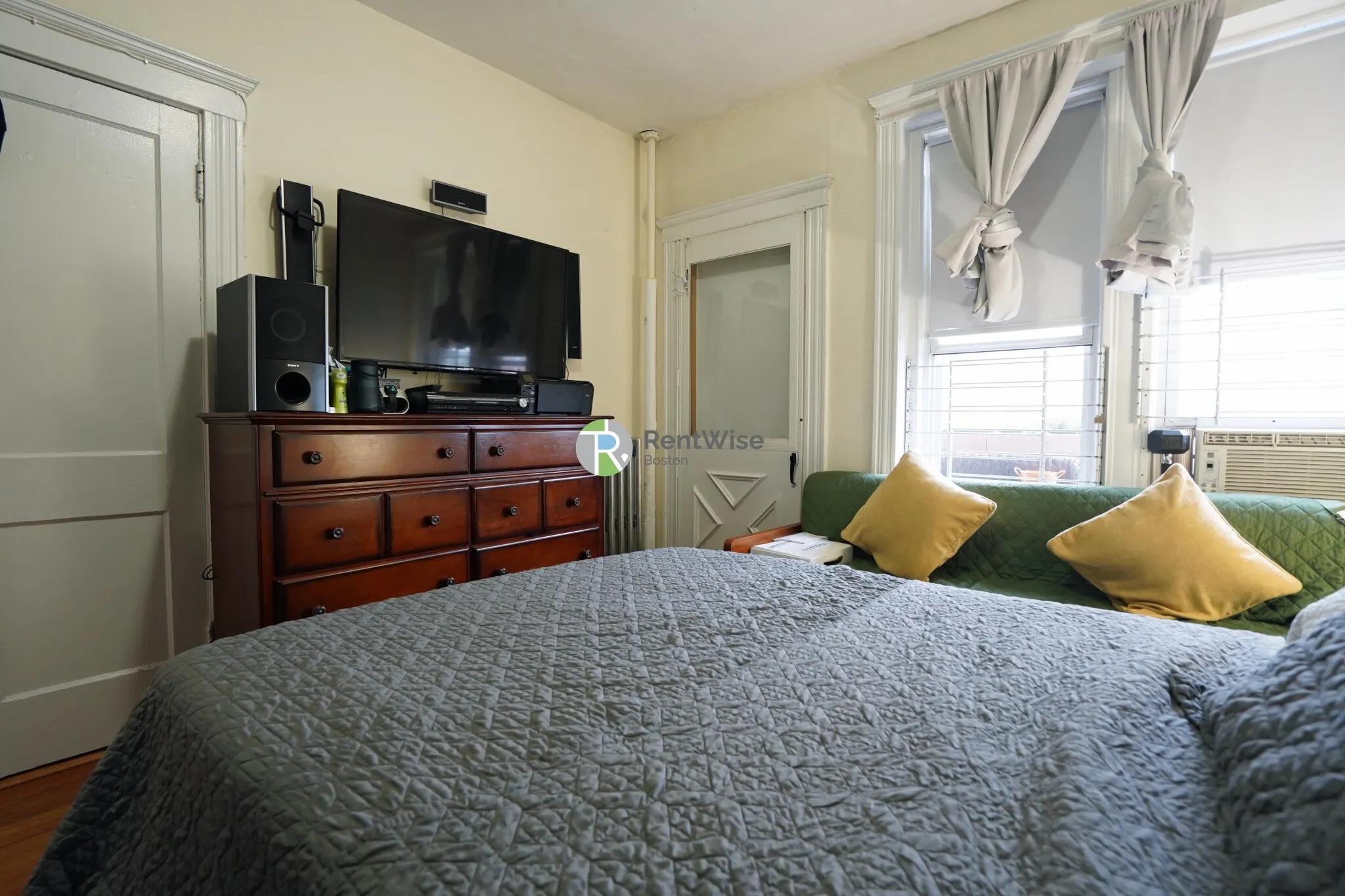 127 Washington St, Brighton
