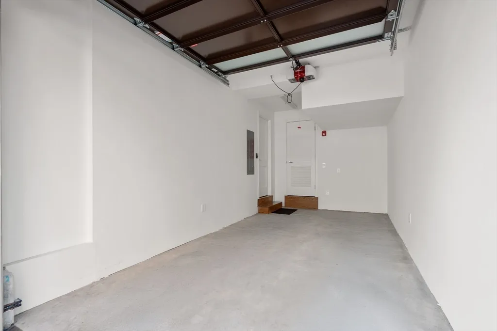 1-17 Edgerly Pl, Back Bay