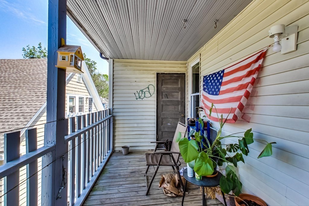 47 Hillside St, Mission Hill