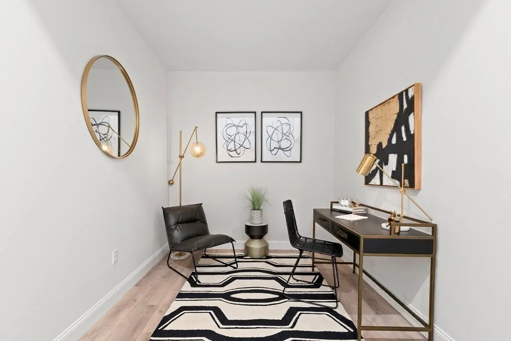 65 Glen Rd, Brookline Village