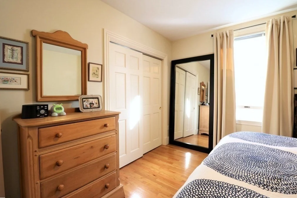 8 Caldwell Ave, Ward Two