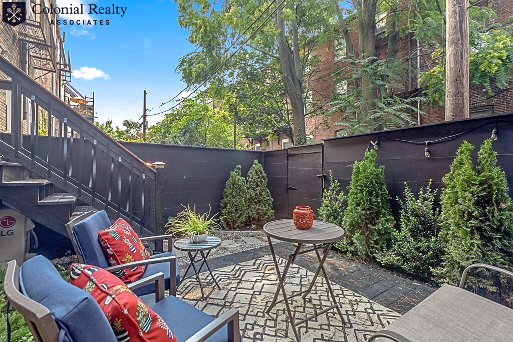 27 Swallow St, South Boston