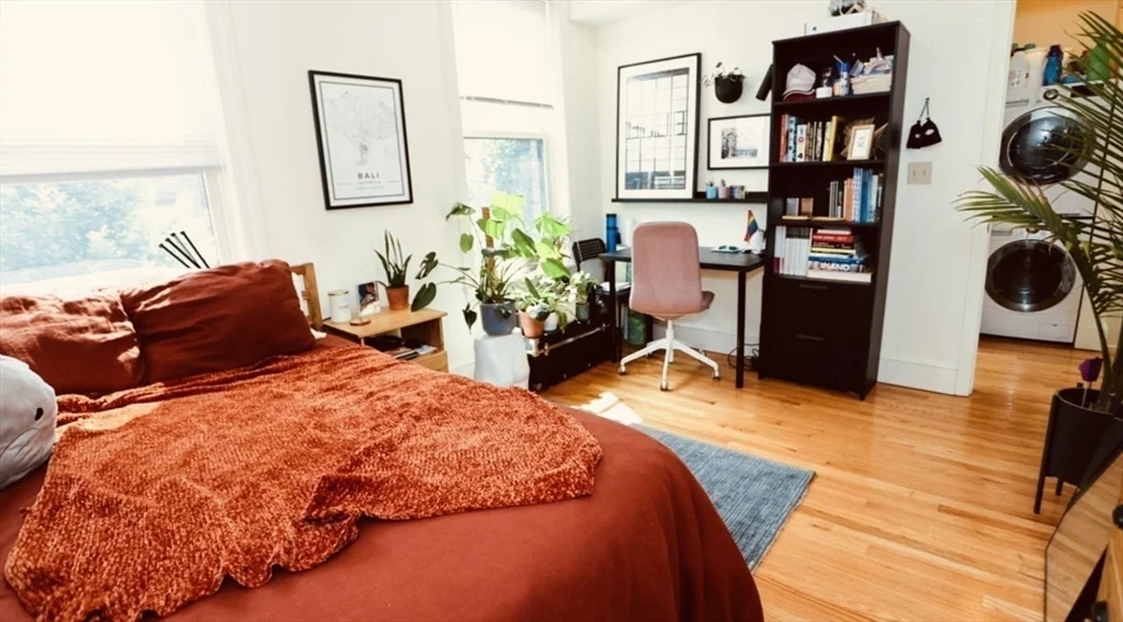 21 Highland Park Ave, Roxbury