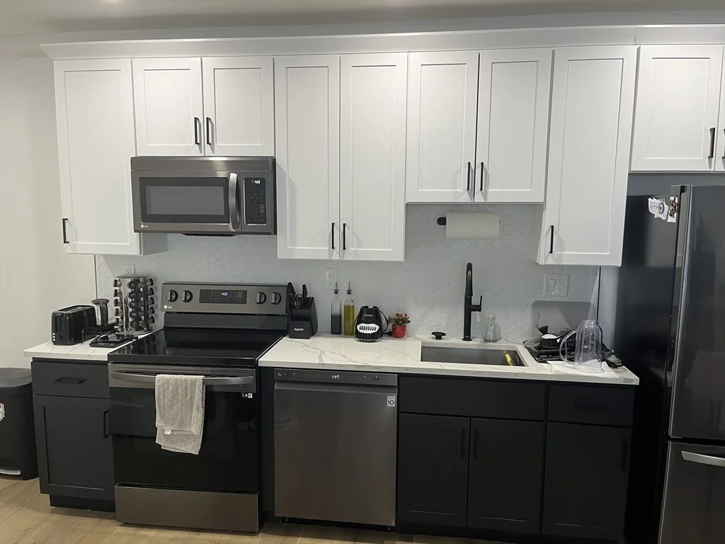 144 Old Colony Ave, South Boston