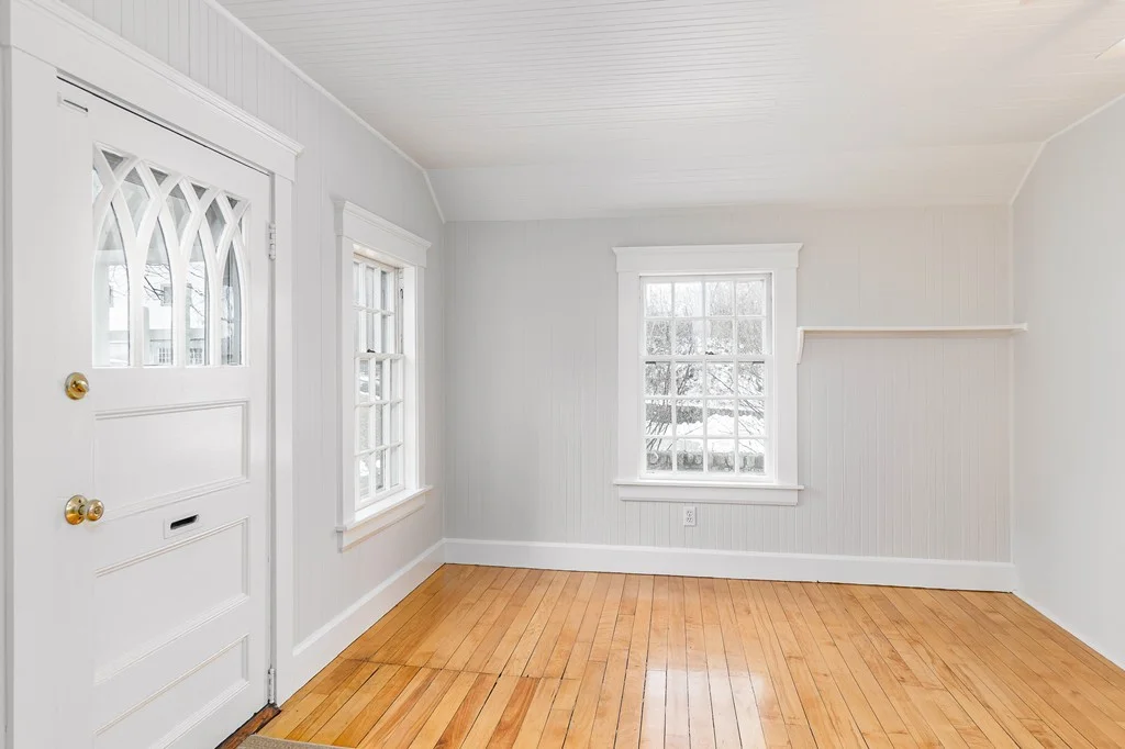 92 Farmers Row, Groton