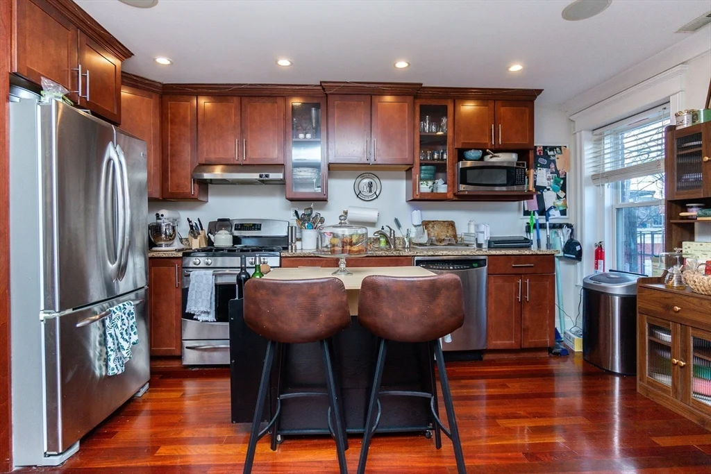 632 E Broadway, South Boston