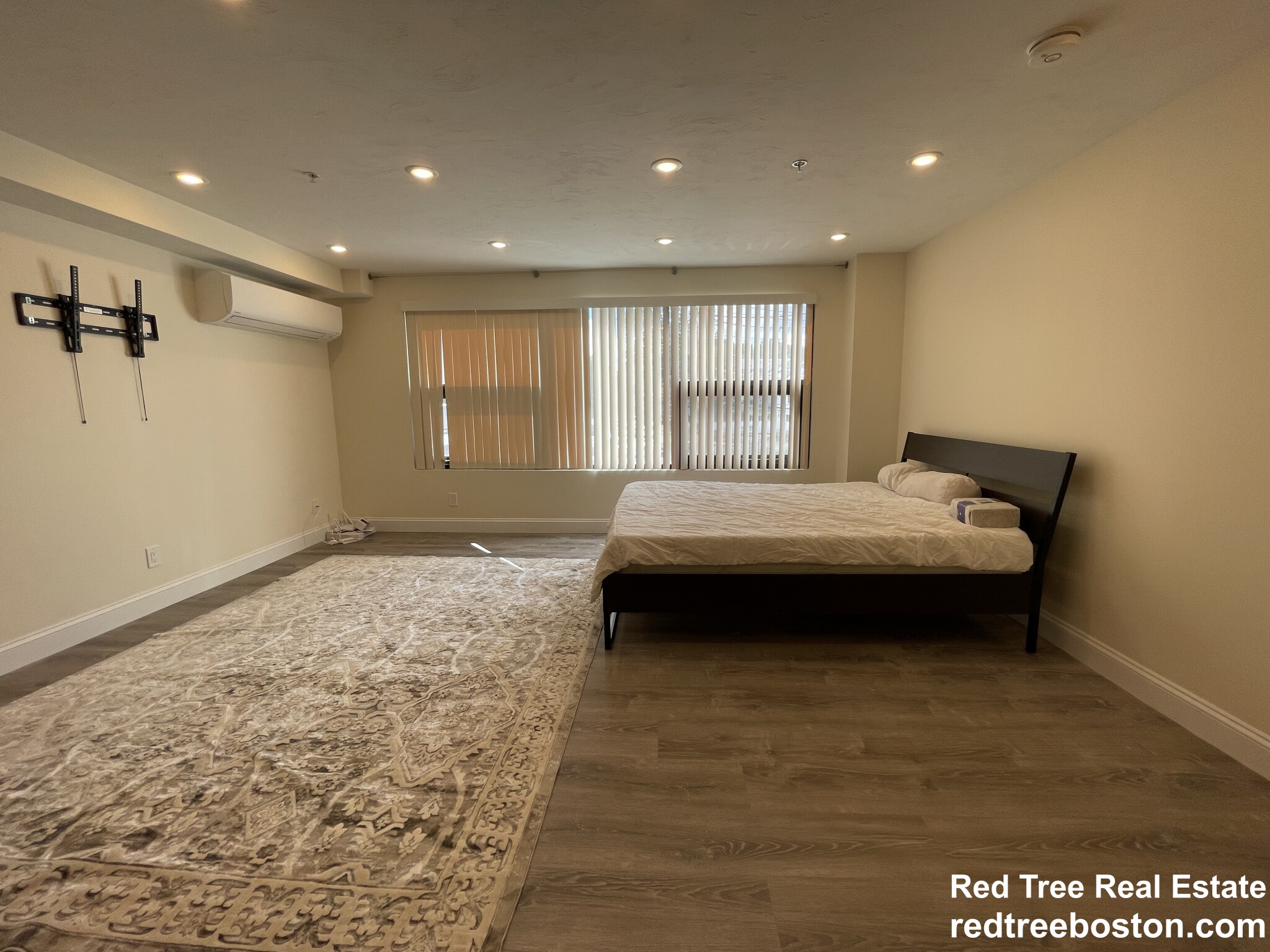 1028 Commonwealth Ave, Boston