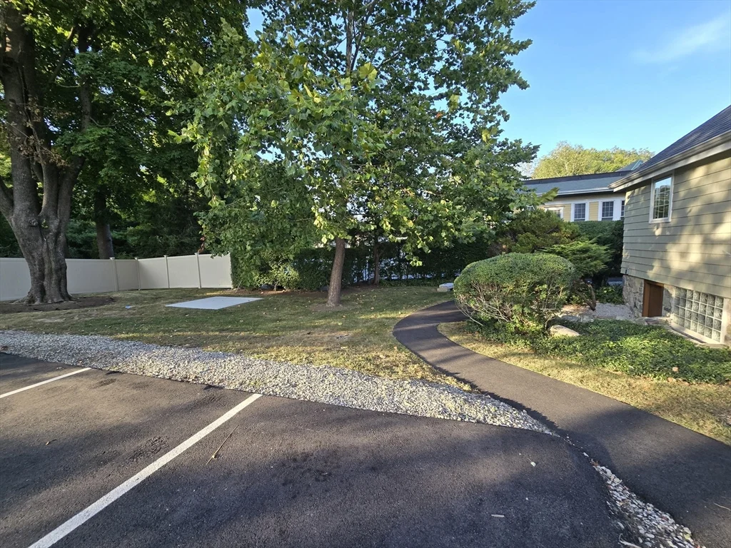 288 Pleasant St, Stoughton