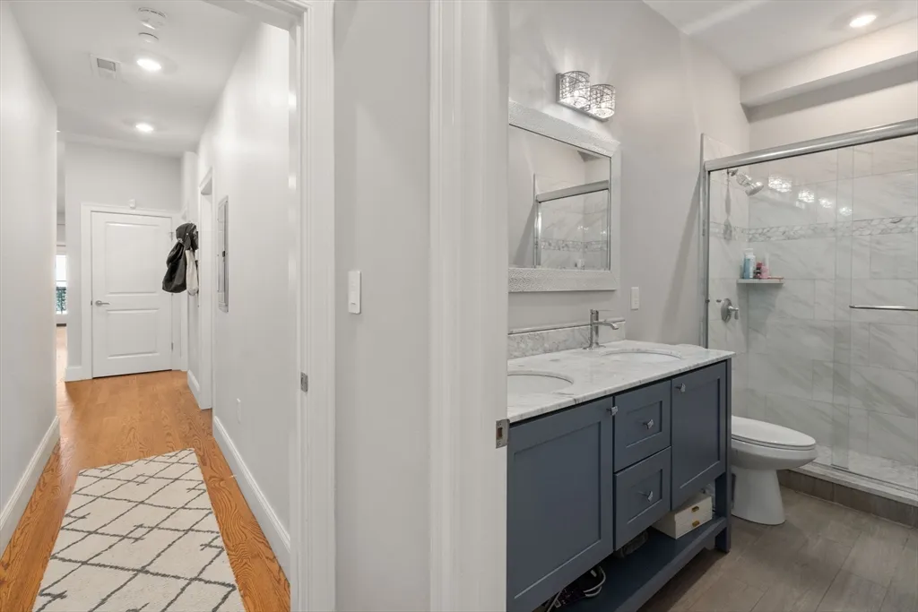 338 Meridian St, Central Square