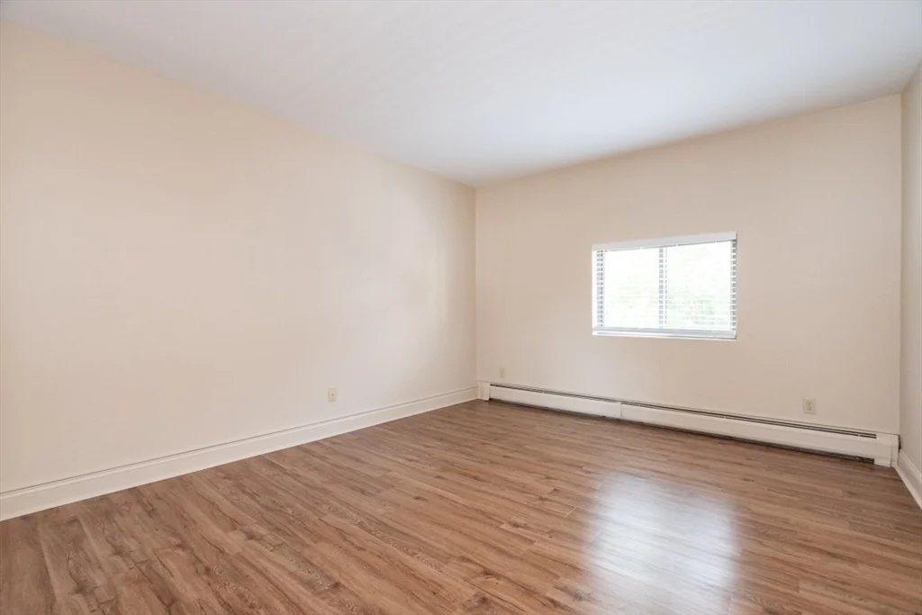 146 Willow St, Waltham