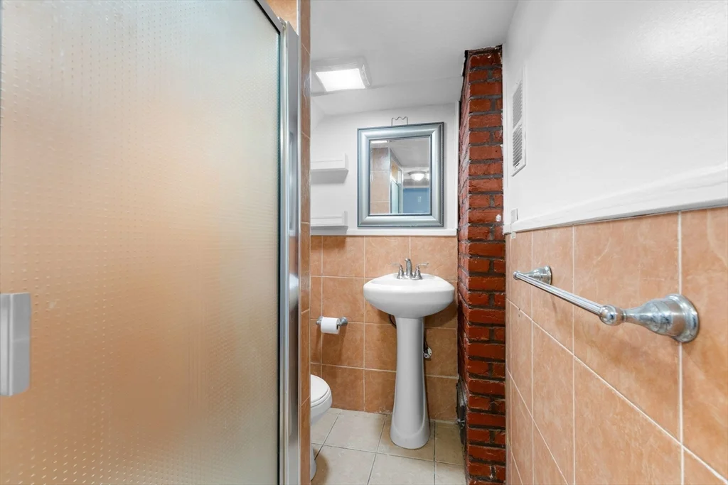 20 Brae Rd, Wollaston