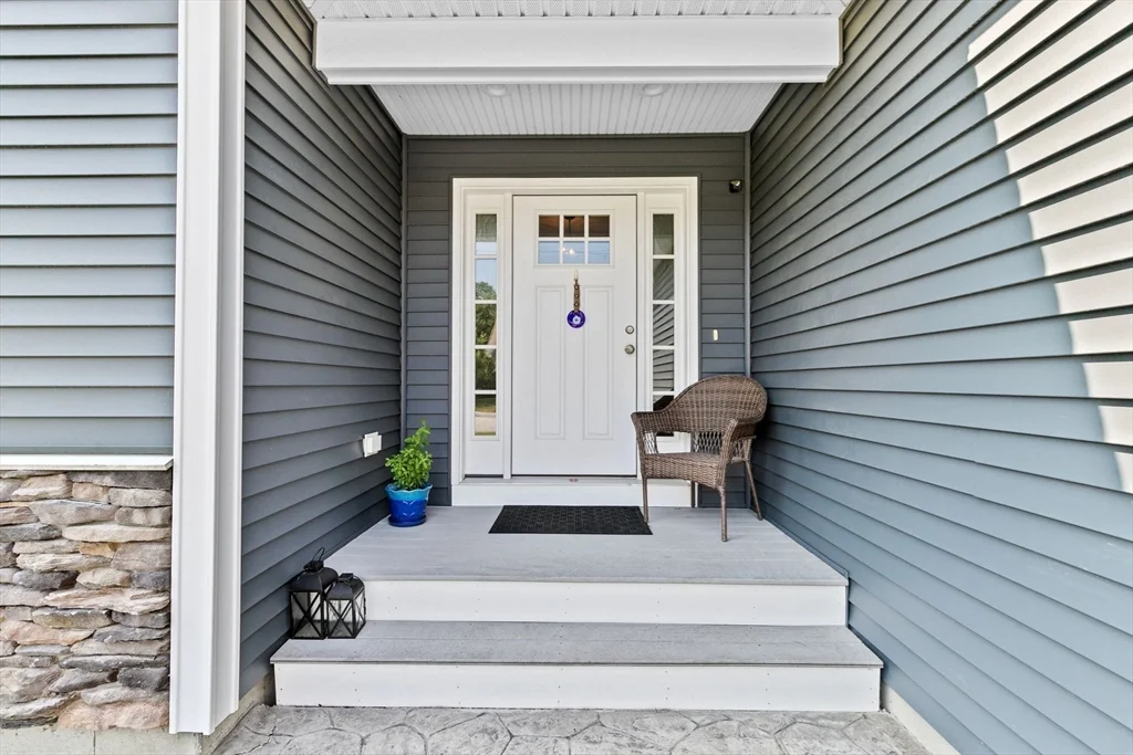 21 Pasture Brook Rd, Attleboro