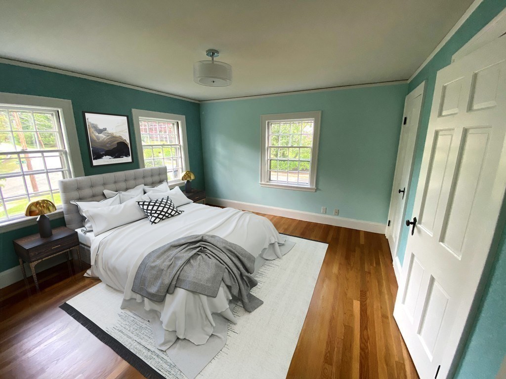 6 Surrey Rd, Newtonville