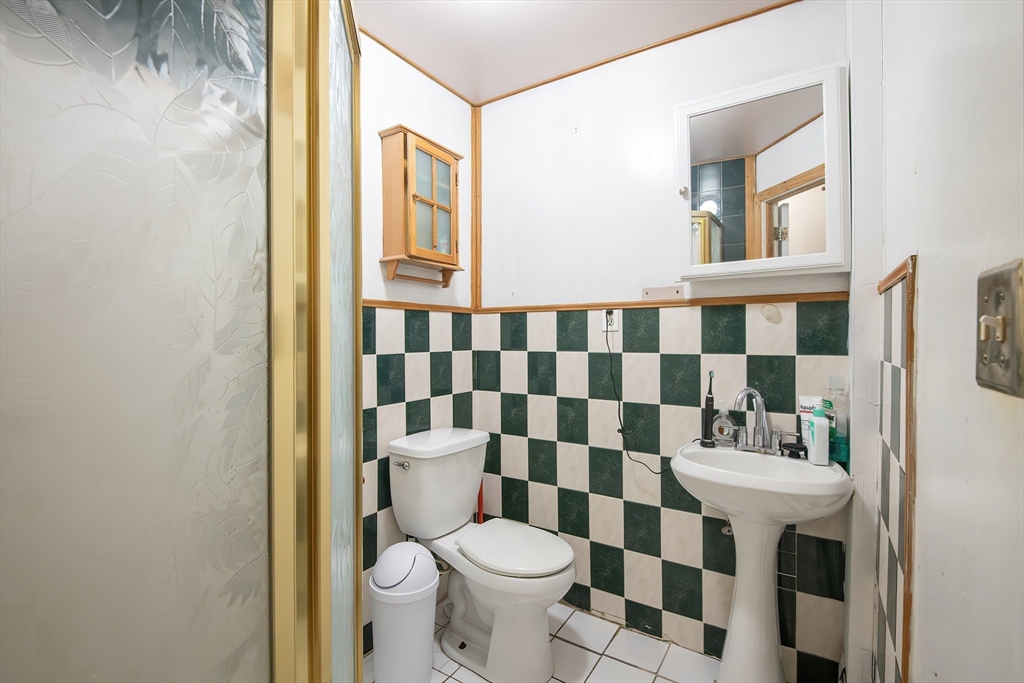 5 Linden St, Allston