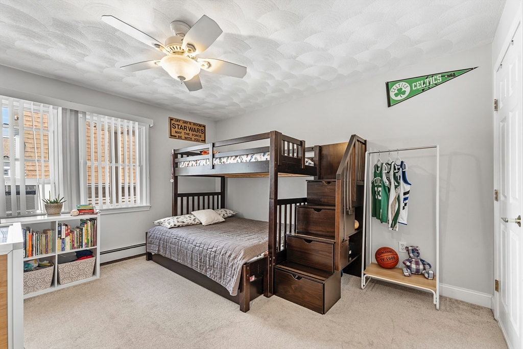 8 Ballard St, Saugus