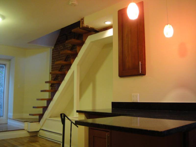 34 Sussex St, Roxbury