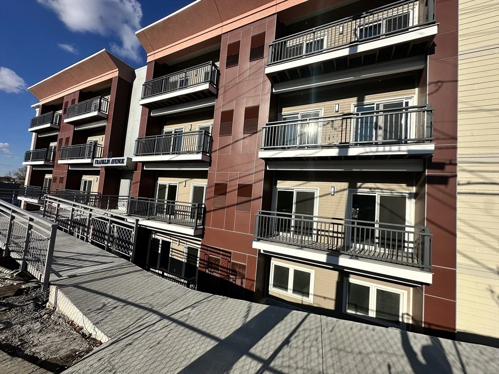 10 Franklin Ave, Revere