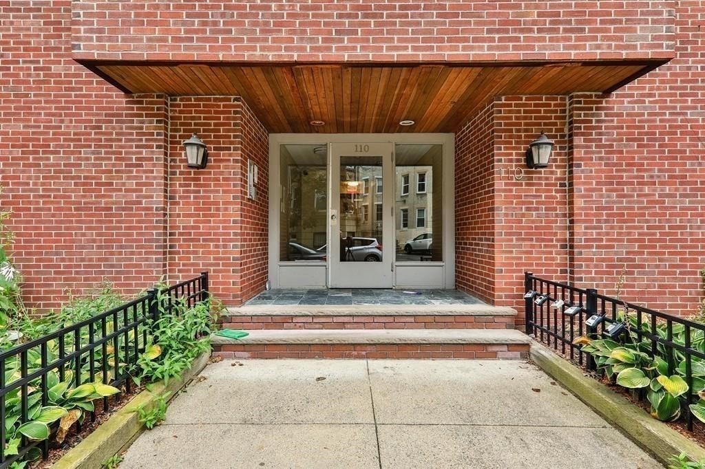 110 Strathmore Rd, Brighton