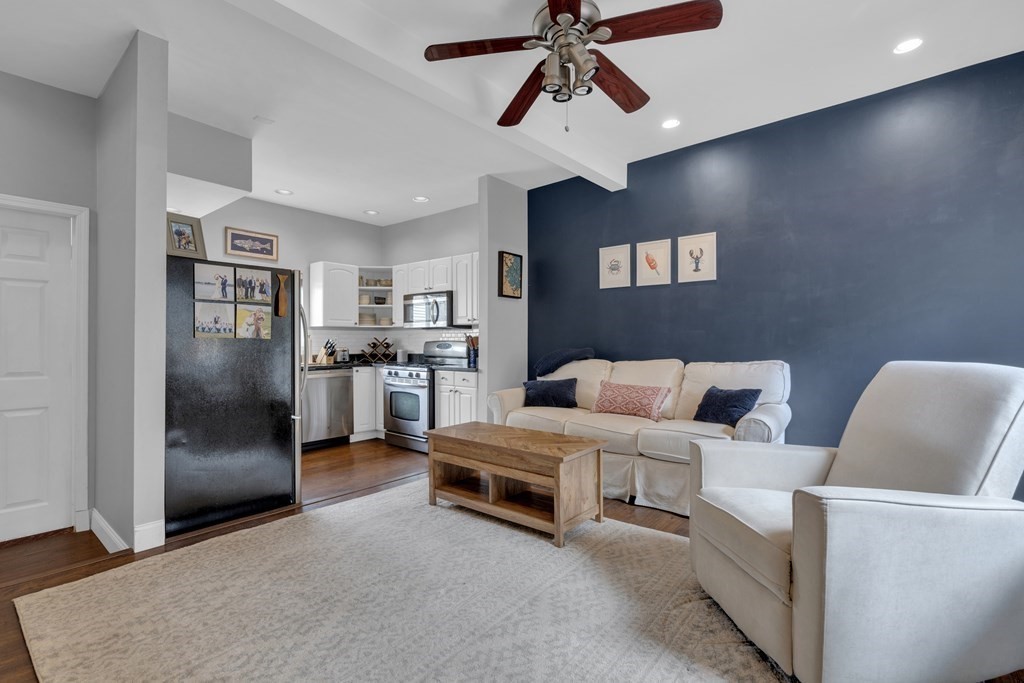 269 Bolton St, South Boston