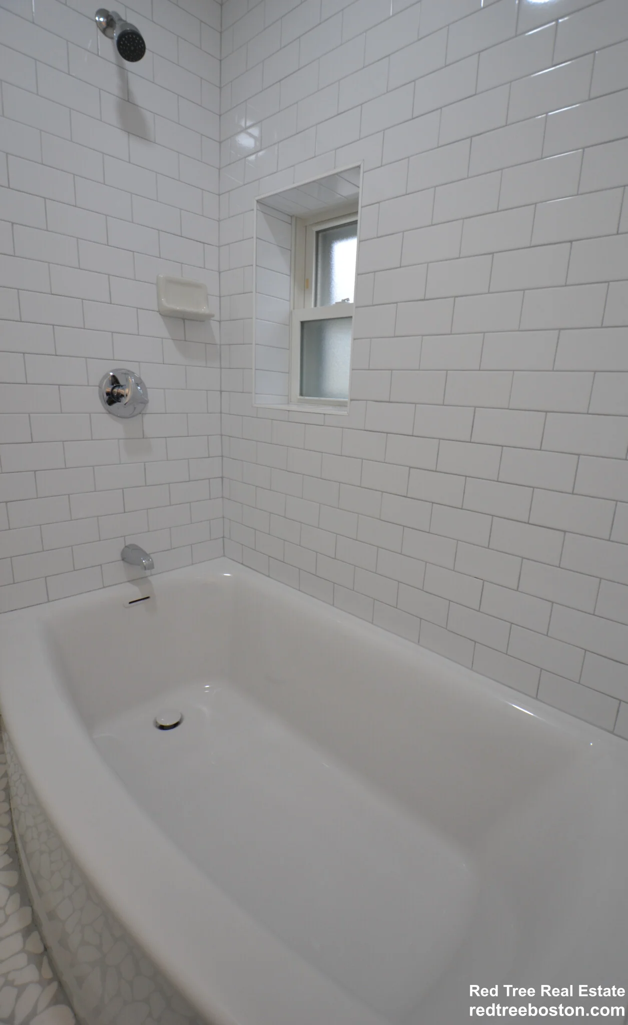 15 Avalon St, Revere