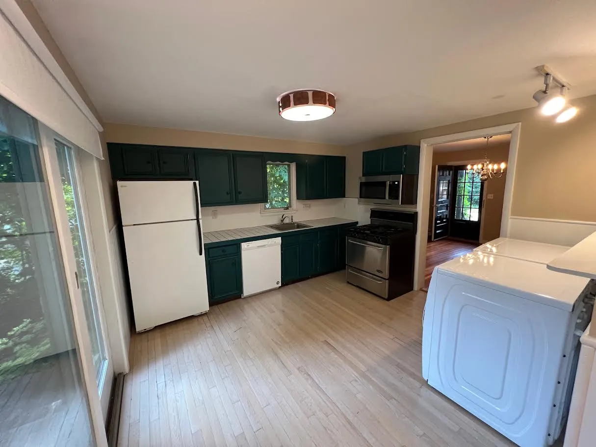 1056 Beacon St, Newton Centre