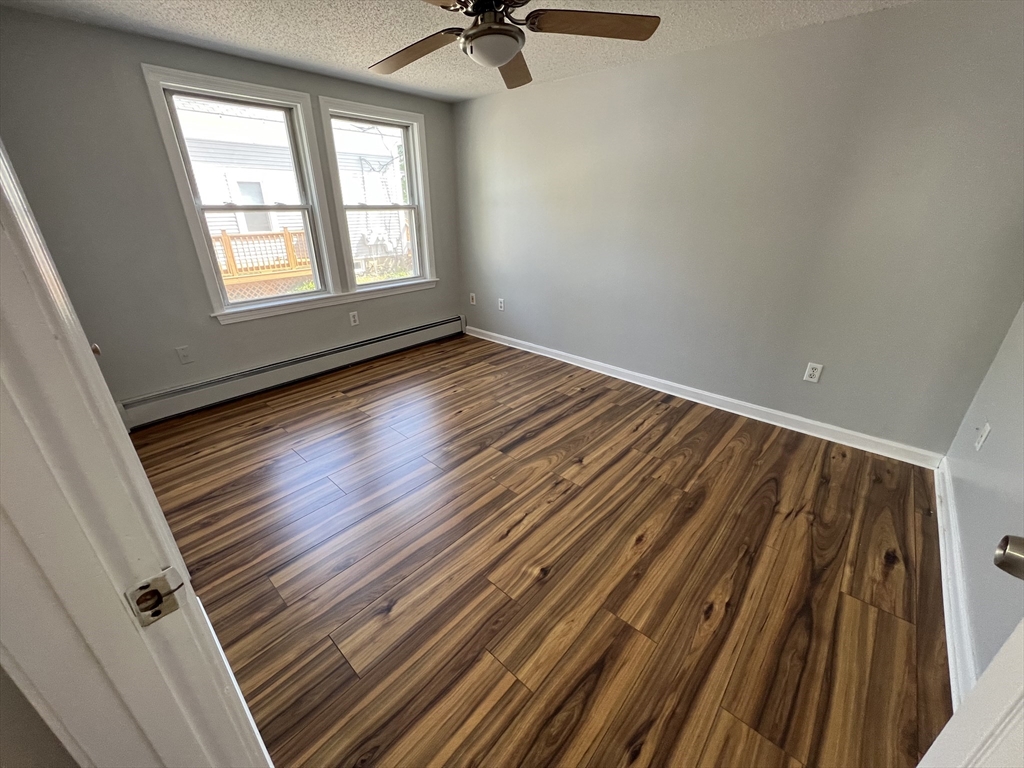 8 Federal St, Warren